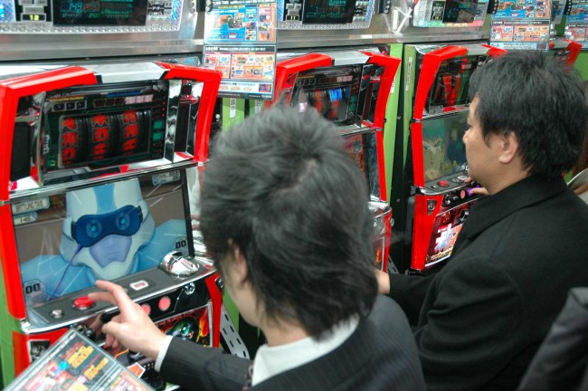 サミーがパチスロ2機種「パチスロろくでなしBLUES」と「パチスロ