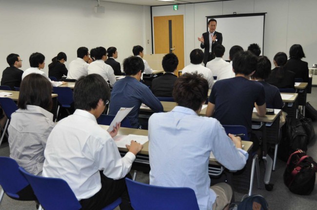 ホール企業だけの新卒合同企業説明会を開催