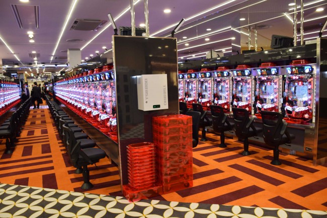 イーグル浅草店05　圧巻のパチンココーナー