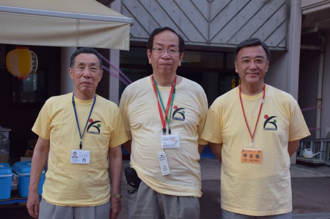 島田1稲葉代表（中央）と山川理事長（左）、木実谷哲史院長